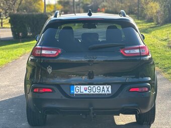 Predám Jeep Cherokee 2.2 disel Automat 9st. 147kw - 4