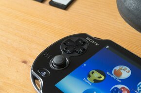 Sony PS Vita OLED + púzdro + hry - 4