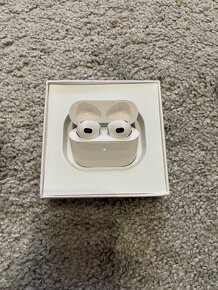 Apple AirPods (3. generácie) s nabíjacím puzdrom Magsafe - 4