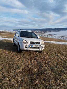 Predám Hyundai Tucson 2007 4x4 2.l benzín - 4