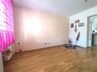 NA PREDAJ 2 izbový byt 61,8 m2 v Handlovej - 4