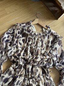 Leopardie šaty s opaskom - 4