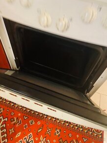 Sklokeramicky sporak. GORENJE - 4