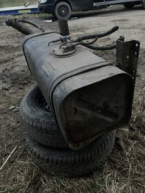 Palivová nádrž na traktor alebo nákladné auto (60l) - 4