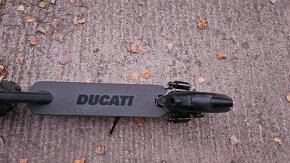 Elektrická kolobežka Ducati Pro 2 Evo - aj vymením - 4