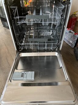 Predám umývačku riadu Electrolux ESF5555LOX nerez - 4