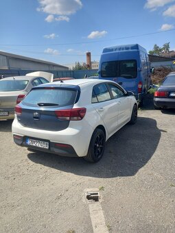 Kia rio. - 4