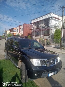 Nissan Pathfinder - 4