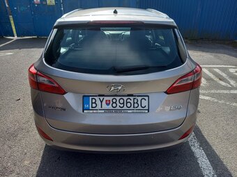 Predám Hyundai i30 kombi 1,6 crdi - 4