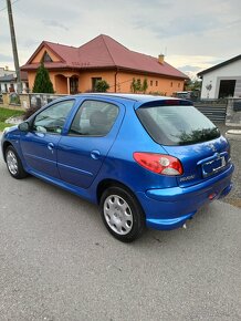 Peugeot 206+ 1.1 44kw 4 valec len 90 000 km rok 2010 - 4