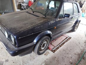 Rozpredám na náhradné diely golf mk1 cabrio - 4