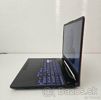 Herný notebook Intel i5 GTX 1650 RAM 16 GB 15"6 P 144 HZ - 4