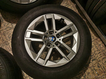 BMW 2 (U06) - originál 16" alu disky + letné pneu - 4