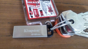 Predám 512GB Kingston USB kľúč - 4