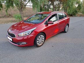 KIA Ceed 1.6 CRDI - 4