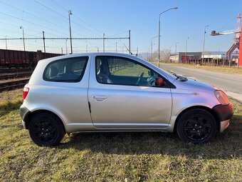 Toyota Yaris 3D 1.0 50 kw KLIMA - 4