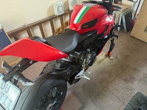 Ducati Streetfigter V2 - 4