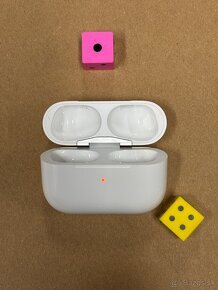 Apple AirPods Pro 1 - nabíjacie puzdro Magsafe - 4