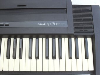 Digitální piano Roland EP-7e - 4