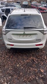 Mitsubishi Outlander III 2.0i PHEV 120kW aut. - ND - 4