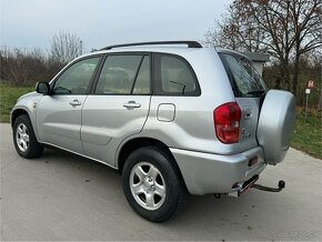 Toyota RAV4 - 4