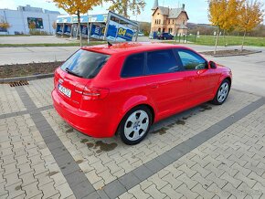 Audi A3 Sportback (8PA) 2.0 TDI CR 103kW (2009) - 4