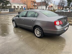 Volkswagen Passat B6 - 4