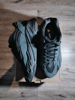 Yeezy 700 - 4