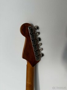 TOP - FENDER STRATOCASTER - 4