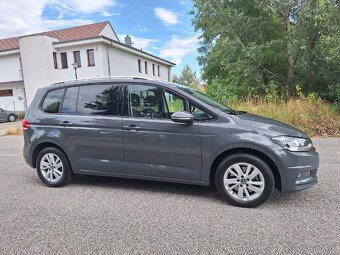 Volkswagen Touran - 4