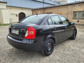 Hyundai Accent 1.4 16v 2009 - 4