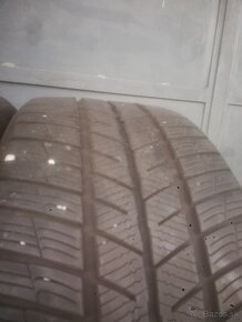 235/40r19 - 4