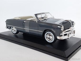 1:18 - Ford Cabrio (1949) - Maisto - 1:18 - 4