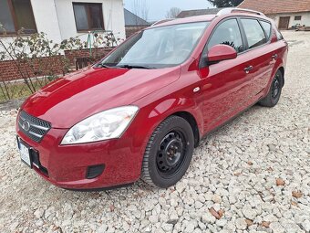 KIA CEED 1,6 BENZÍN 85KW ROK 2010 - 4