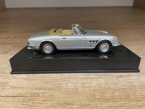 1:43 model Ferrari 330 GTS - 4