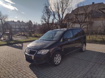 VW TOURAN 1.9 TDI NAJ.192000 KM ROK VÝROBY 2009 - 4