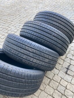 235/60 R18 107V - 4