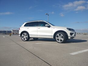 Volkswagen Touareg II. 3.0 TDI V6 Exclusive - 4