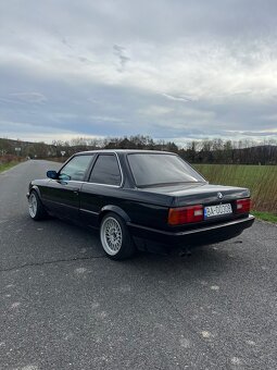 BMW E30 COUPÉ - 4