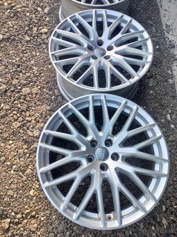 4ks alu disky orig. Audi 5x112 R20 - 4