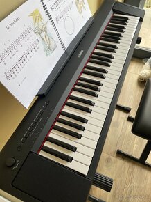 Digitalne piano YAMAHA + stolicka + stojan NOVE - 4