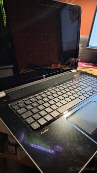 Hp Pavilion  17" - 4