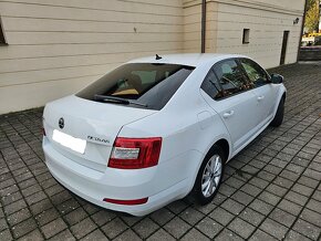 Škoda Octavia 1.6 TDI DSG Business Navi DVD Keyless R16 - 4