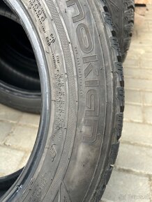 215 60 R17 nokian zimne - 4