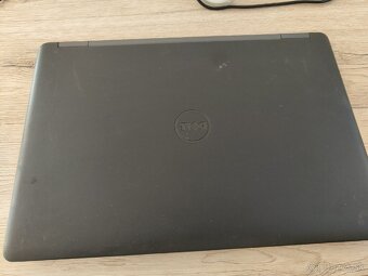 Dell Latitude E5550 - 4