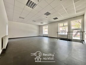 Na prenájom obchodný priestor pri centre mesta v Nových Zámk - 4