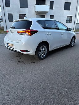 Toyota Auris - 4