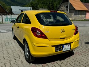 Opel Corsa D 1.0i 12v Ecotec 2010 najazdených iba 76000KM - 4