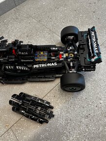 Poskladané LEGO® Technic 42171 Mercedes-AMG F1 W14 - 4