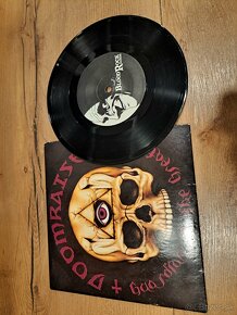 SP vinyl Earthride - 4